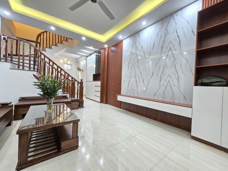 Bán nhà Ngô Gia Tự,Long Biên 4 tầng,50m,mt4m gần oto nhỉnh 6 tỷ - Ảnh 2